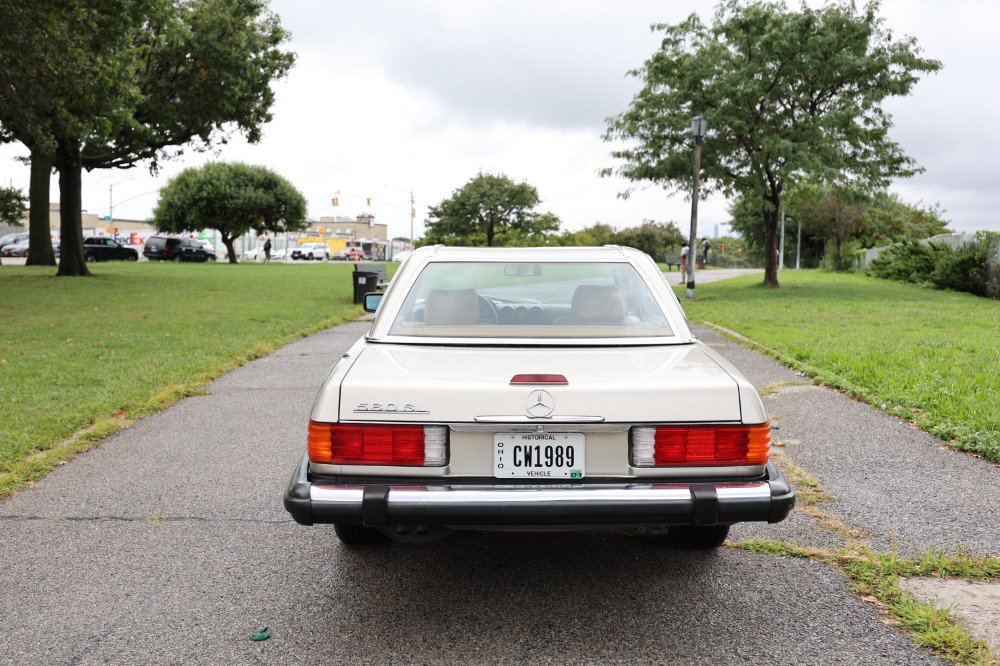Used 1989 Mercedes-Benz 560 SL image 6