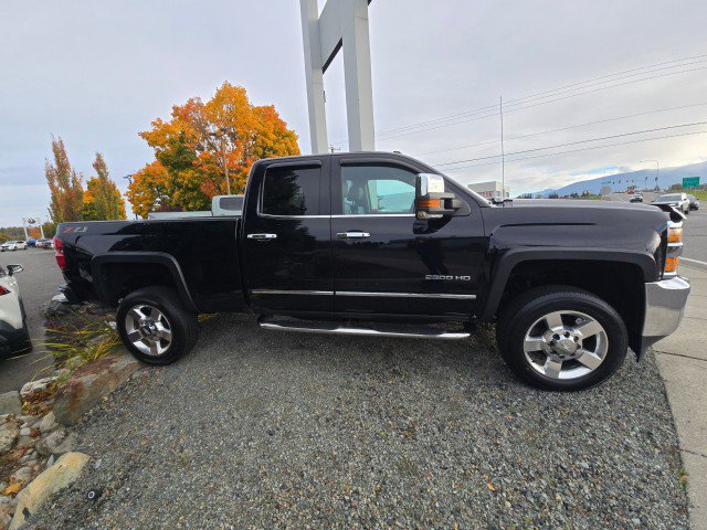 Used 2018 Chevrolet Silverado 2500 LTZ w/ Vortec Plus Package image 3