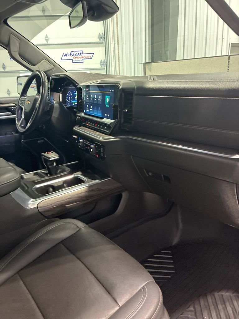 Used 2023 Chevrolet Silverado 1500 LTZ image 44