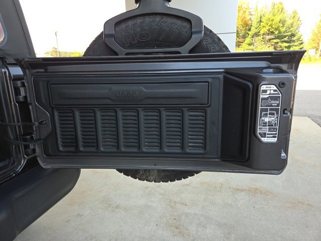 Used 2021 Jeep Wrangler Sport S image 41