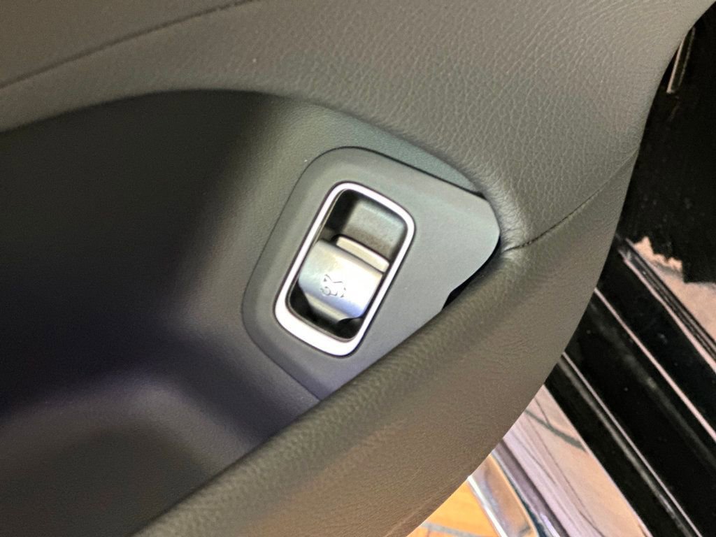 Used 2024 Mercedes-Benz S 63 AMG S image 35