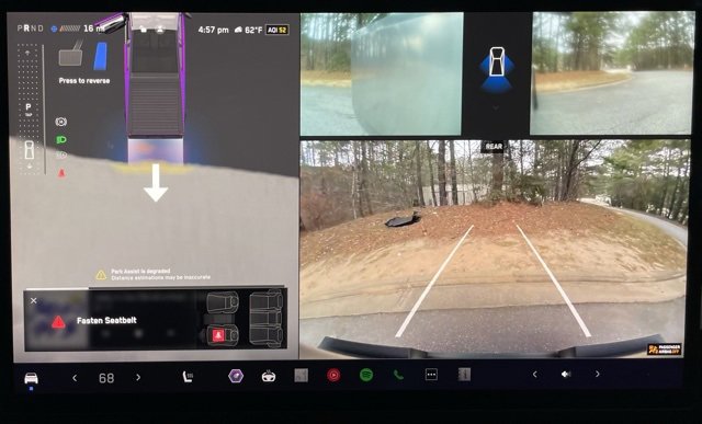 Used 2024 Tesla Cybertruck AWD Crew Cab image 25