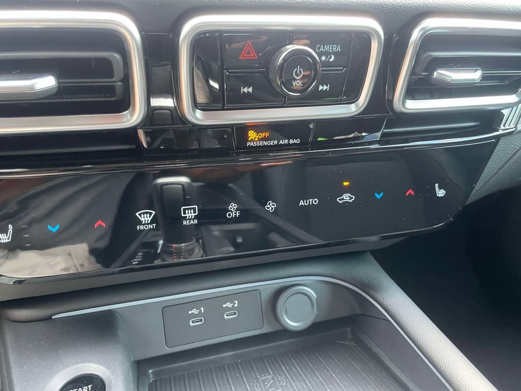New 2026 Nissan Sentra SR w/ SR Premium Package FWD image 27