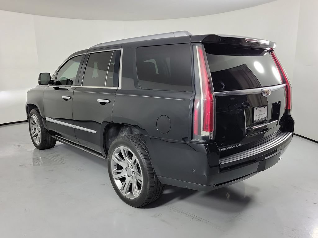 Used 2017 Cadillac Escalade Premium Luxury RWD image 4