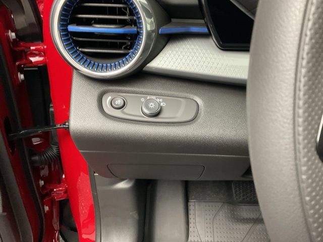 New 2026 Chevrolet Trax LT image 13