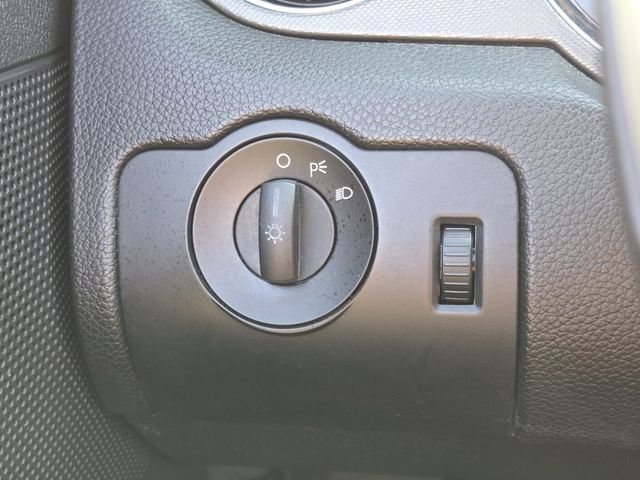 Used 2014 Ford Mustang Convertible RWD image 8
