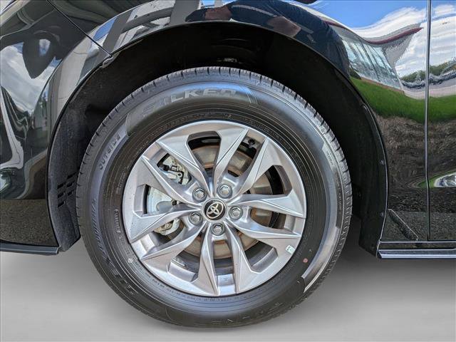 Certified 2026 Toyota Sienna XLE FWD image 23