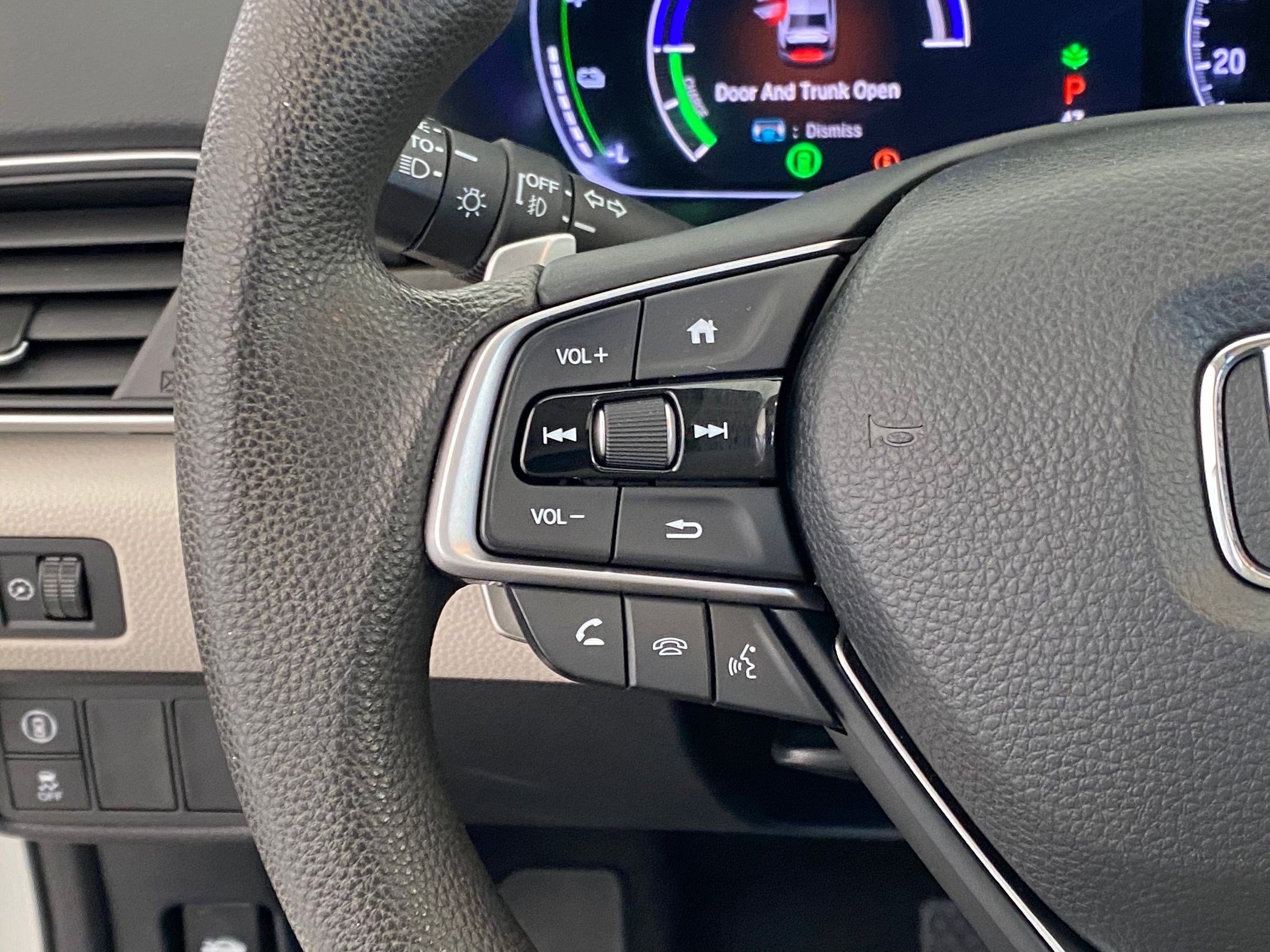 Used 2018 Honda Accord EX image 17