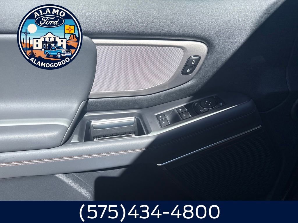 New 2025 Ford Expedition Active AWD/4WD image 3