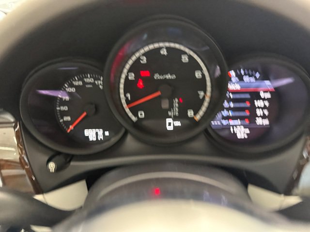 Used 2016 Porsche Macan Turbo AWD/4WD image 22