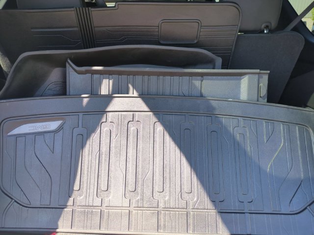 Used 2025 GMC Yukon Elevation w/ Technology Package AWD/4WD image 30