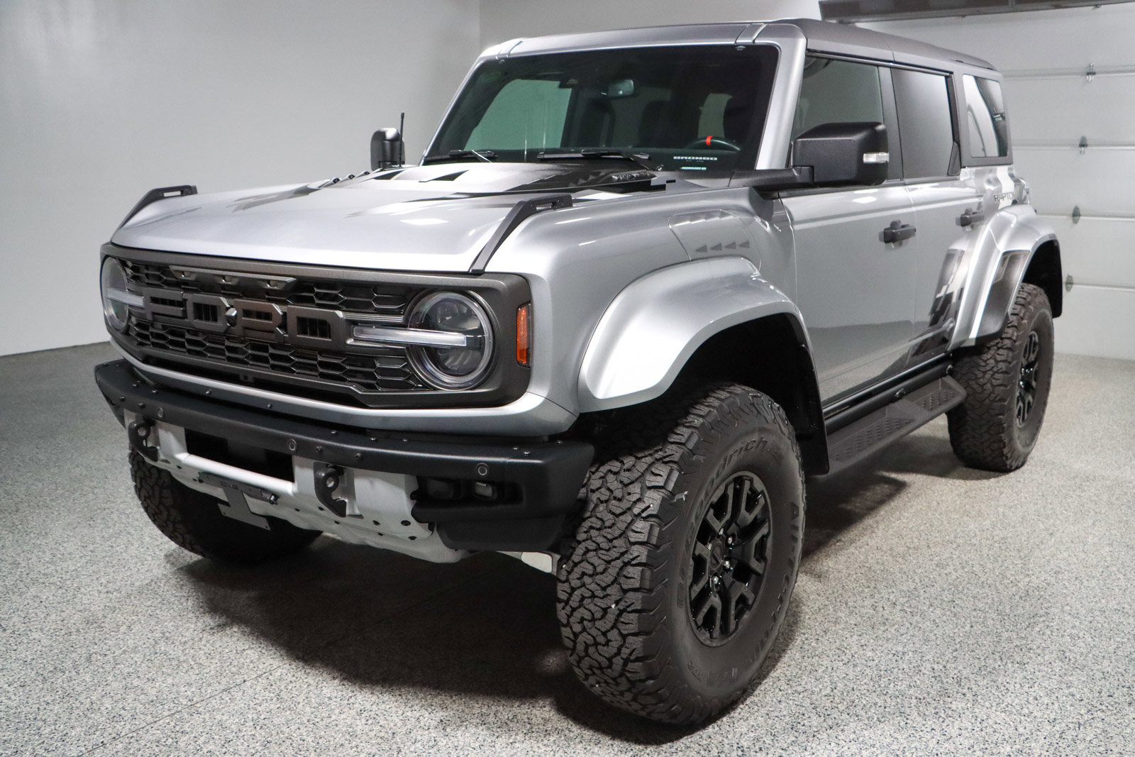 Used 2024 Ford Bronco Raptor w/ Interior Carbon Fiber Pack 6 image 30