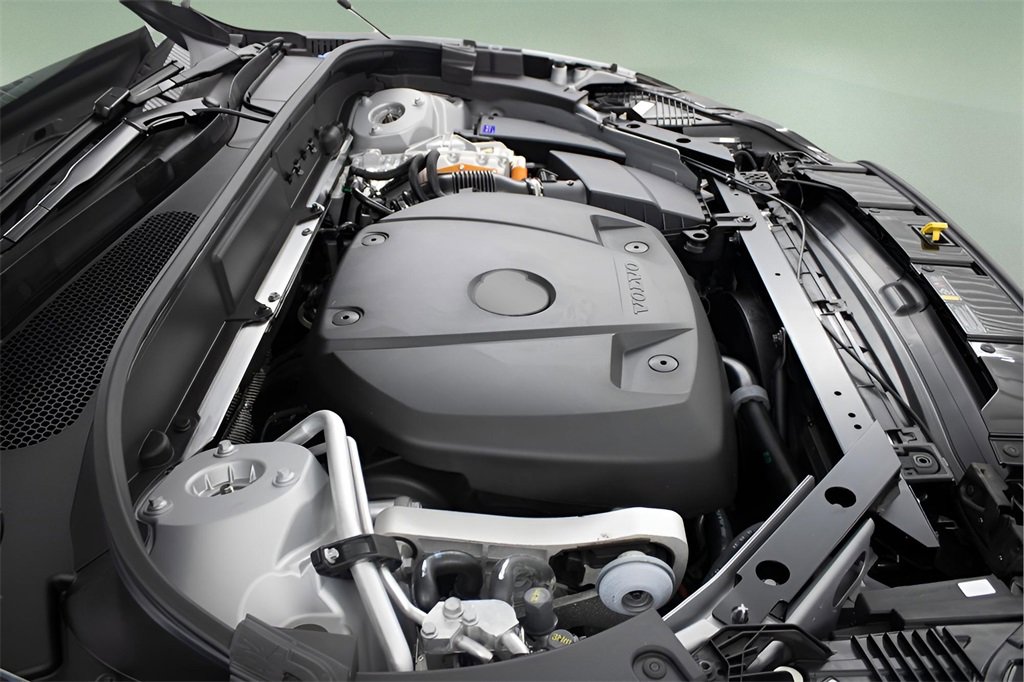 Certified 2025 Volvo XC60 T8 Core w/ Protection Package Premier image 13