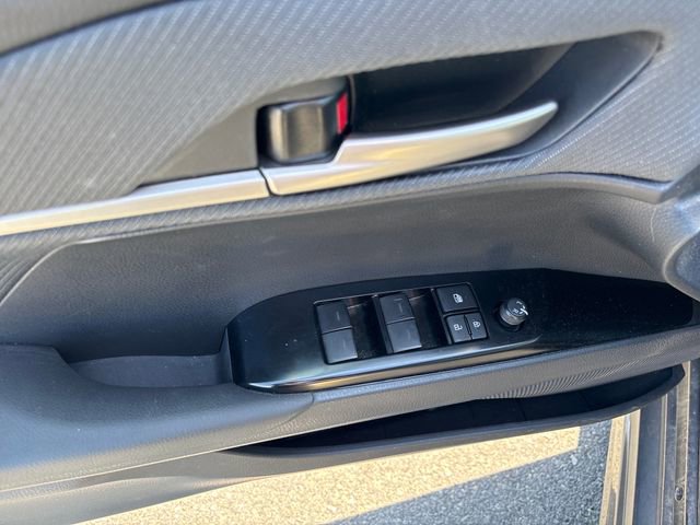Used 2025 Toyota Camry SE w/ Convenience Package FWD image 17