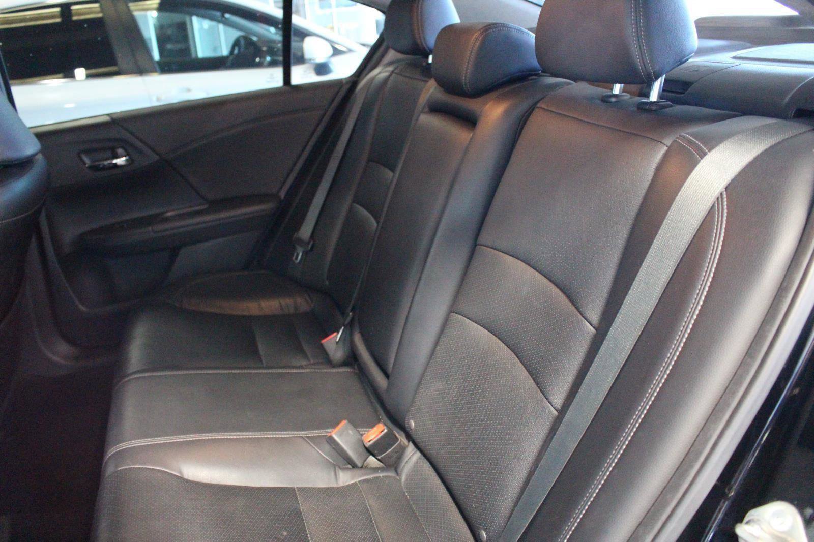 Used 2016 Honda Accord EX-L image 32