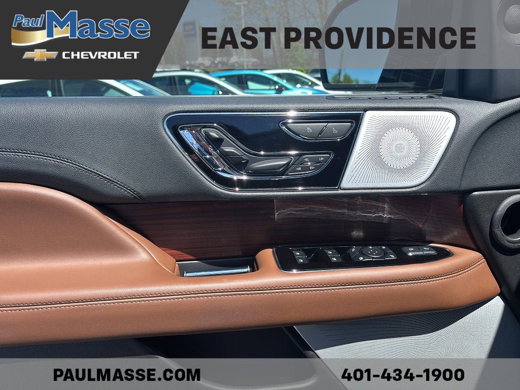 Used 2023 Lincoln Navigator L Reserve AWD/4WD image 9