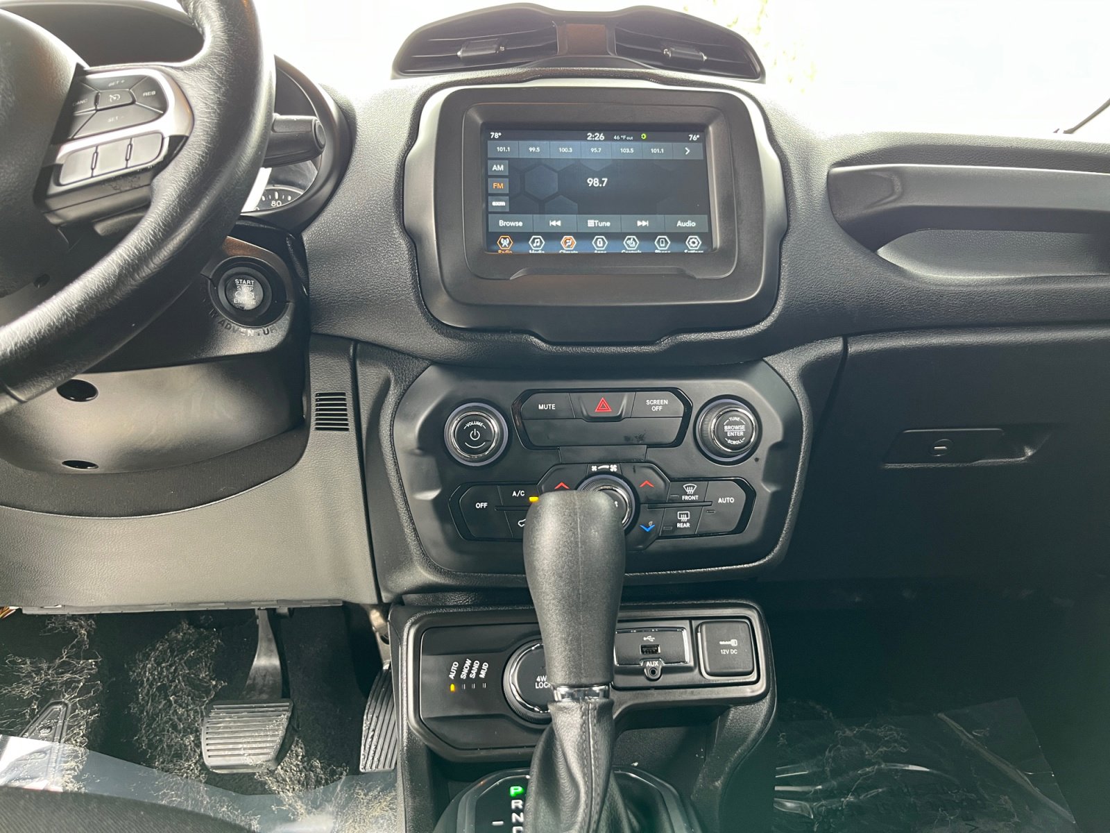 Used 2020 Jeep Renegade Latitude w/ Cold Weather Group image 20