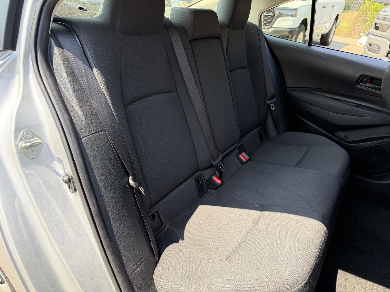 Used 2022 Toyota Corolla LE FWD image 18