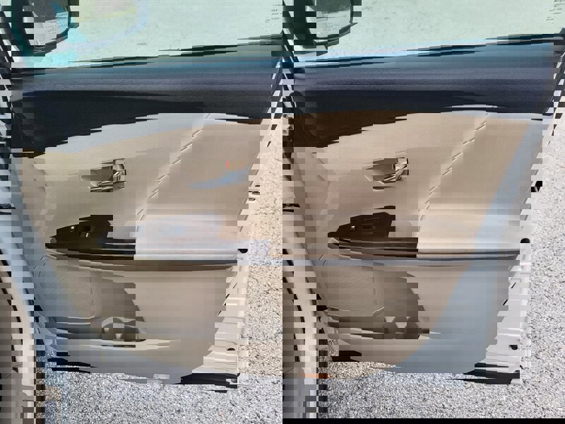 Used 2010 Toyota Venza image 25