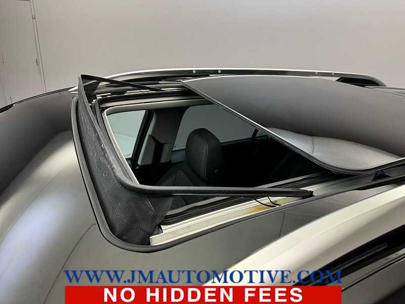 Used 2019 Chevrolet Equinox LT w/ Sun & Navigation Package image 11