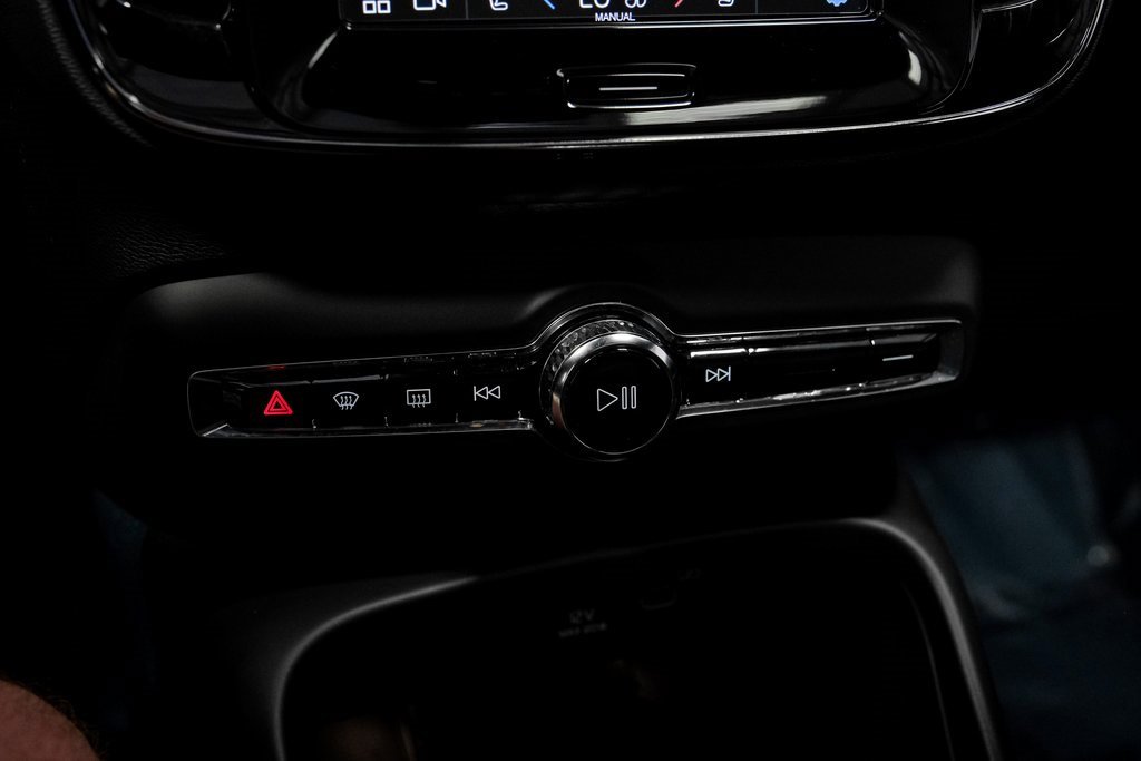 Used 2023 Volvo C40 P8 Recharge Ultimate image 31
