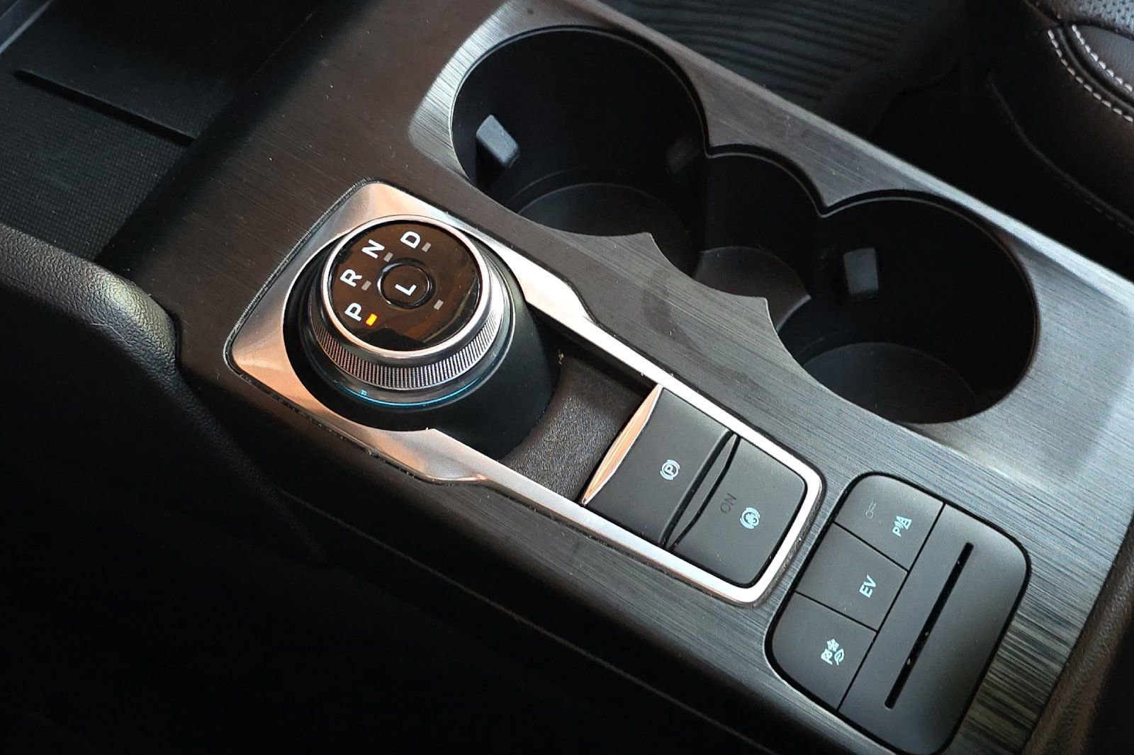 Used 2022 Ford Escape Titanium w/ Class II Trailer Tow Package image 22