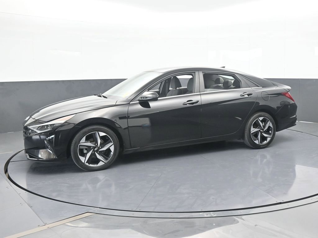 Used 2022 Hyundai Elantra SEL w/ Convenience + Premium Package video 2