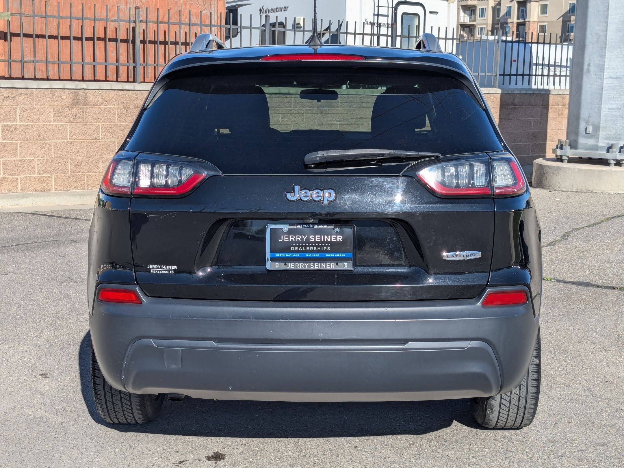 Used 2019 Jeep Cherokee Latitude w/ Popular Appearance Group image 4