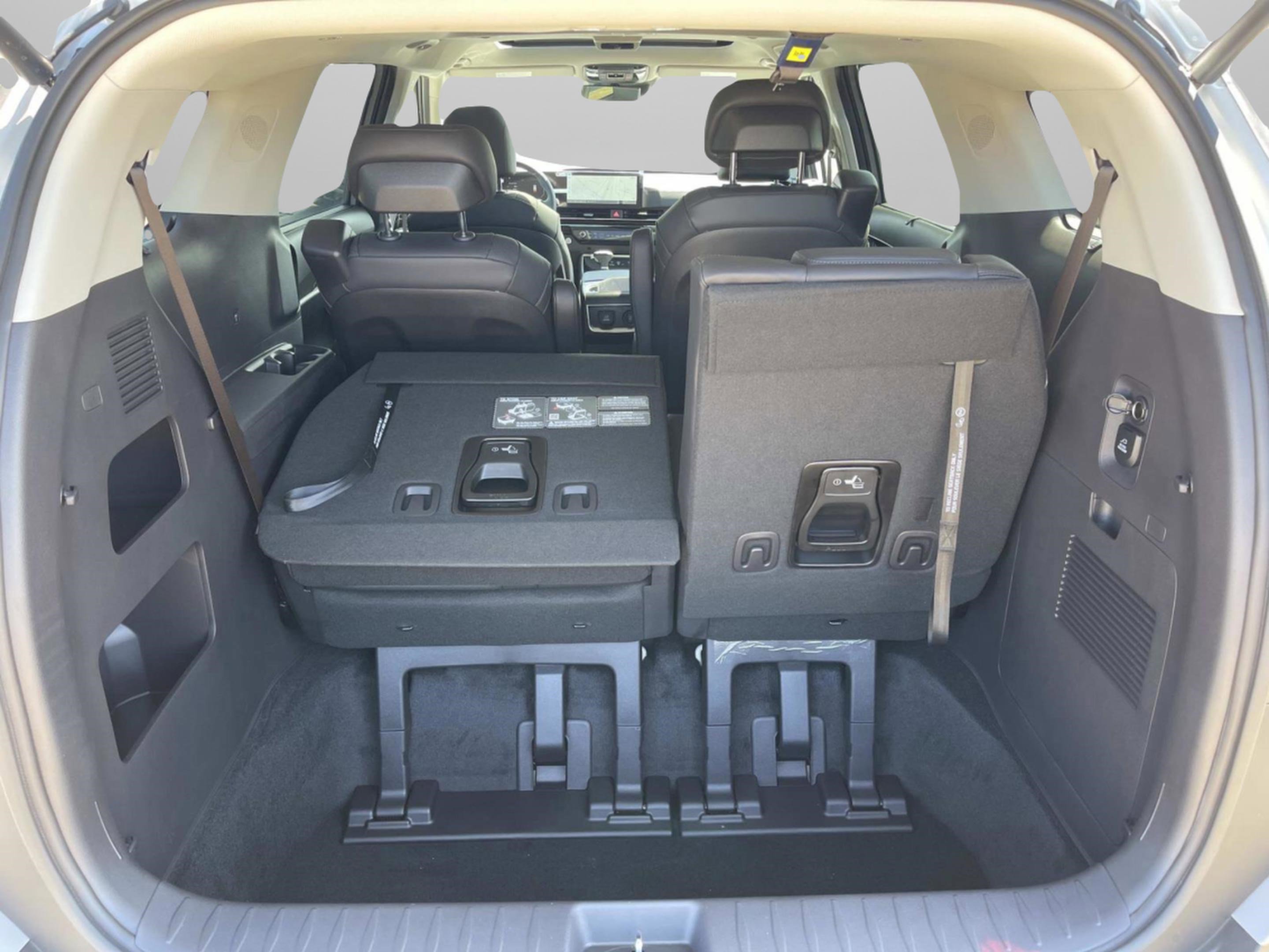 New 2026 Kia Carnival SX Prestige image 12