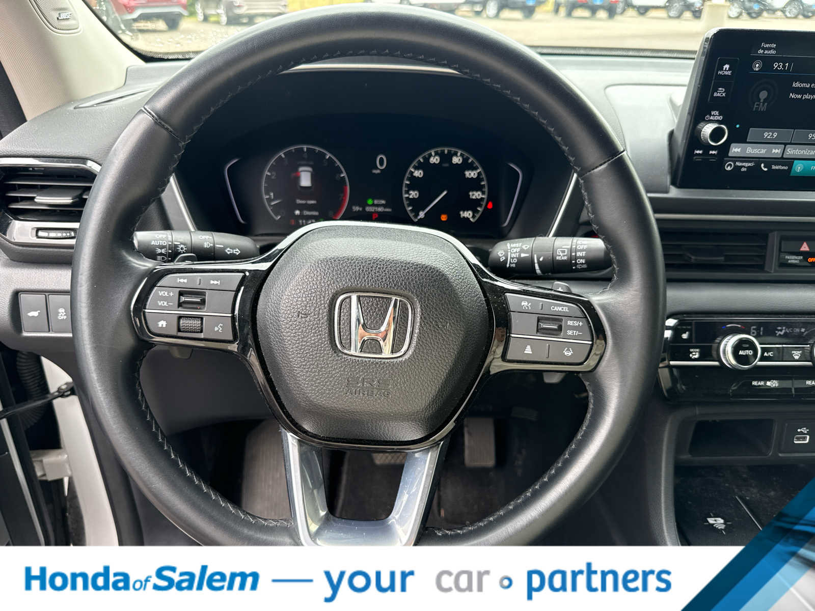 Used 2023 Honda Pilot Touring image 16