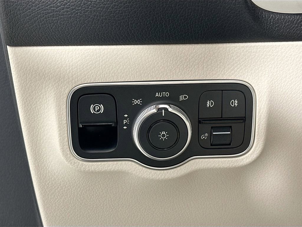 Certified 2026 Mercedes-Benz GLB 250 GLB 250 image 10