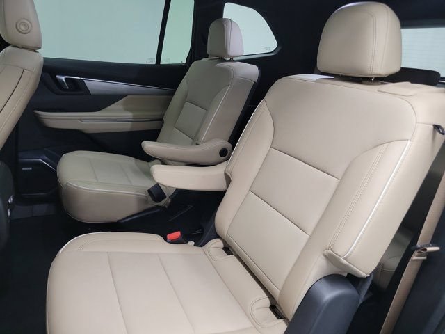 Used 2025 Buick Enclave Preferred FWD image 11