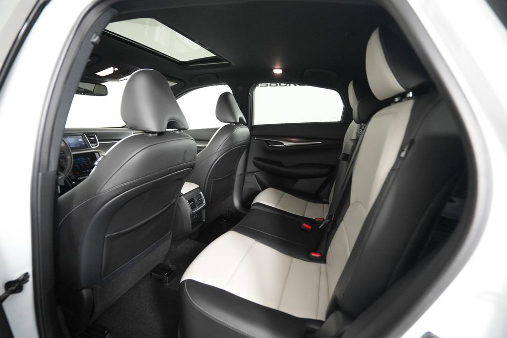 Used 2023 INFINITI QX55 Luxe w/ Cargo Package image 13
