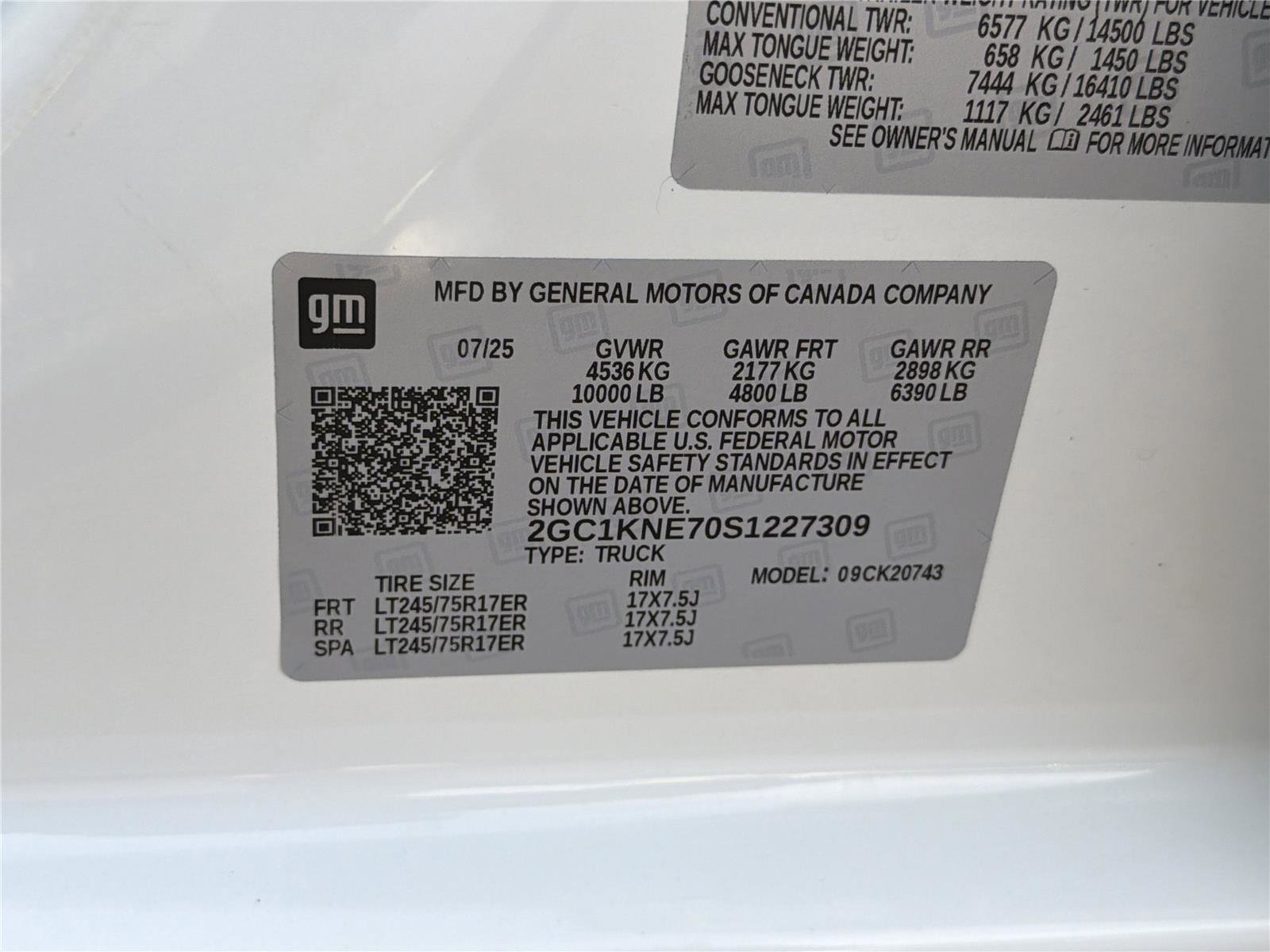 Used 2025 Chevrolet Silverado 2500 LT w/ Convenience Package AWD/4WD image 30