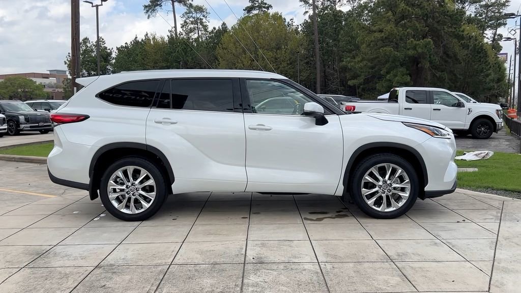 Used 2023 Toyota Highlander Limited image 15