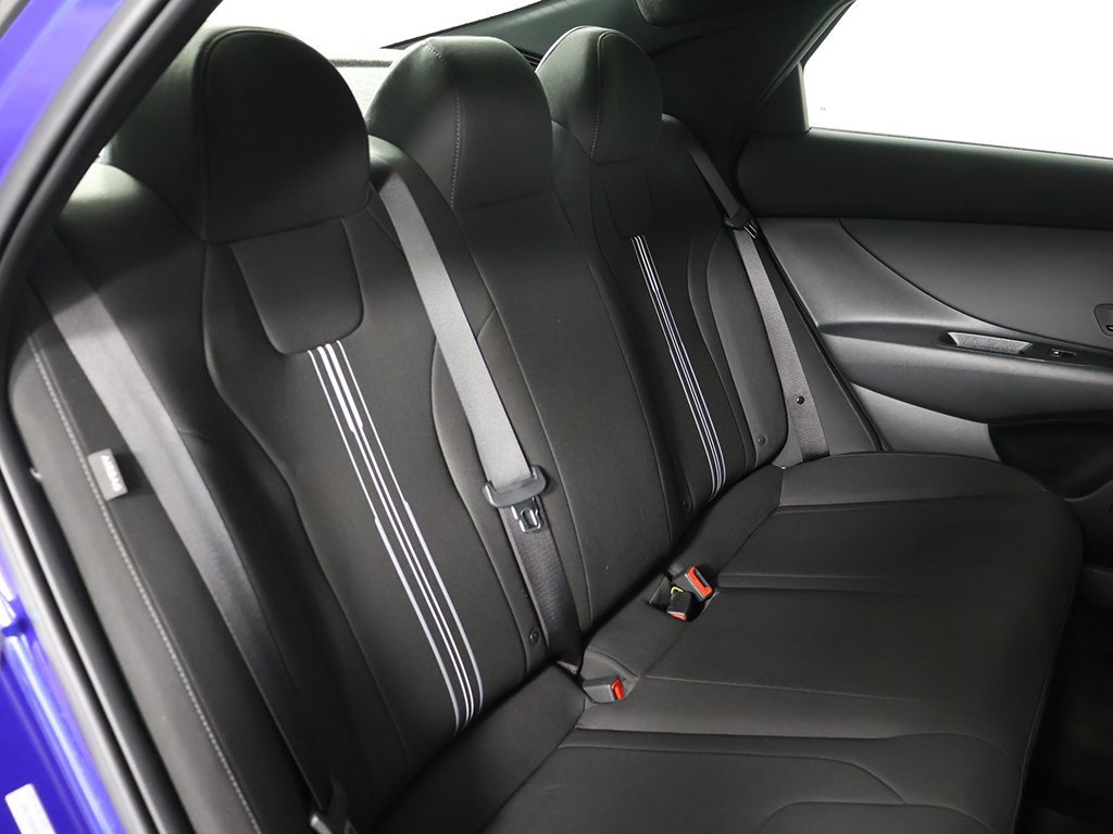 Certified 2025 Hyundai Elantra Sport image 27