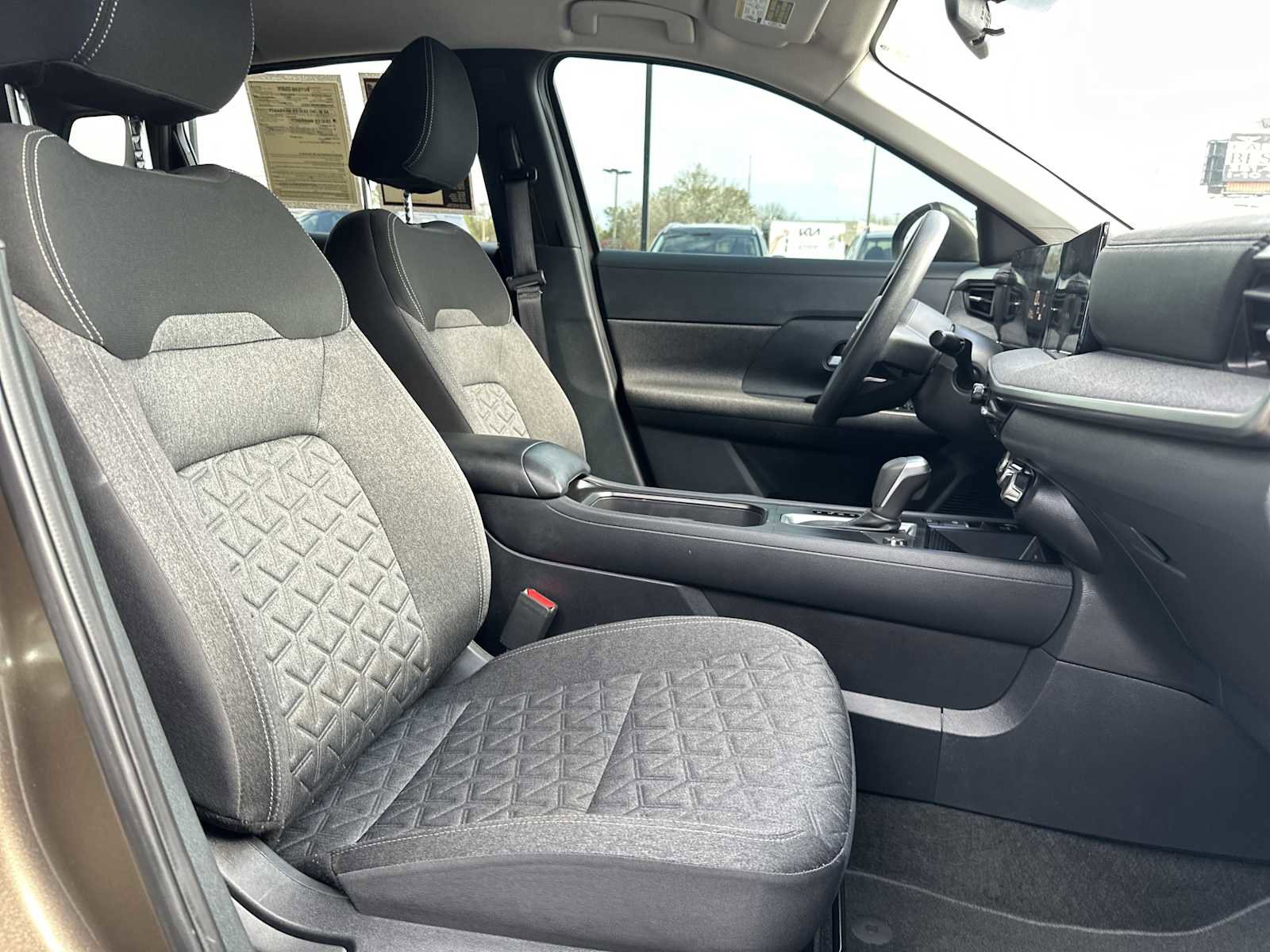 Used 2025 Nissan Kicks SV FWD image 24