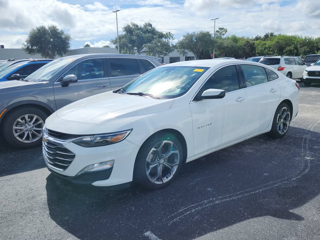 Used 2020 Chevrolet Malibu LT w/ Leather Package FWD image 5