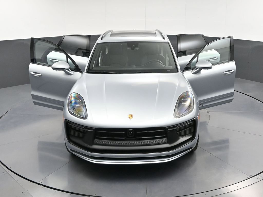 New 2026 Porsche Macan GTS AWD/4WD image 34