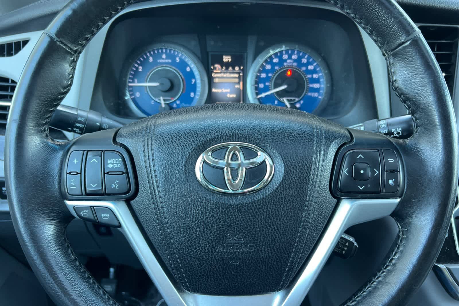 Used 2015 Toyota Sienna XLE FWD image 26