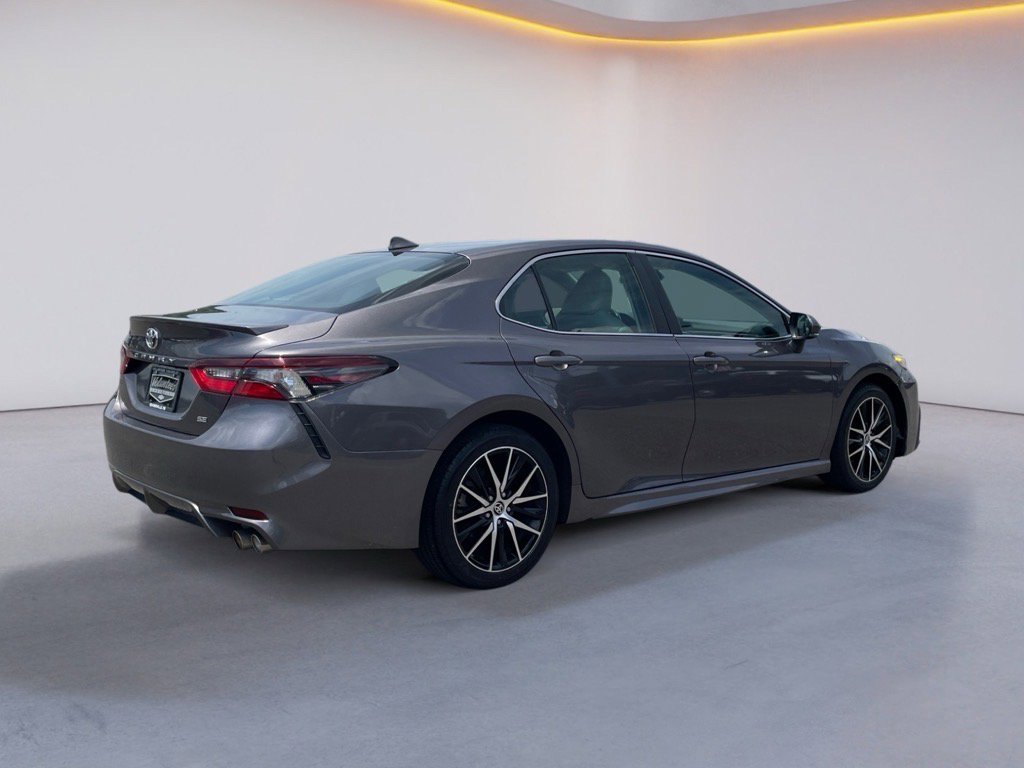 Used 2023 Toyota Camry SE image 7