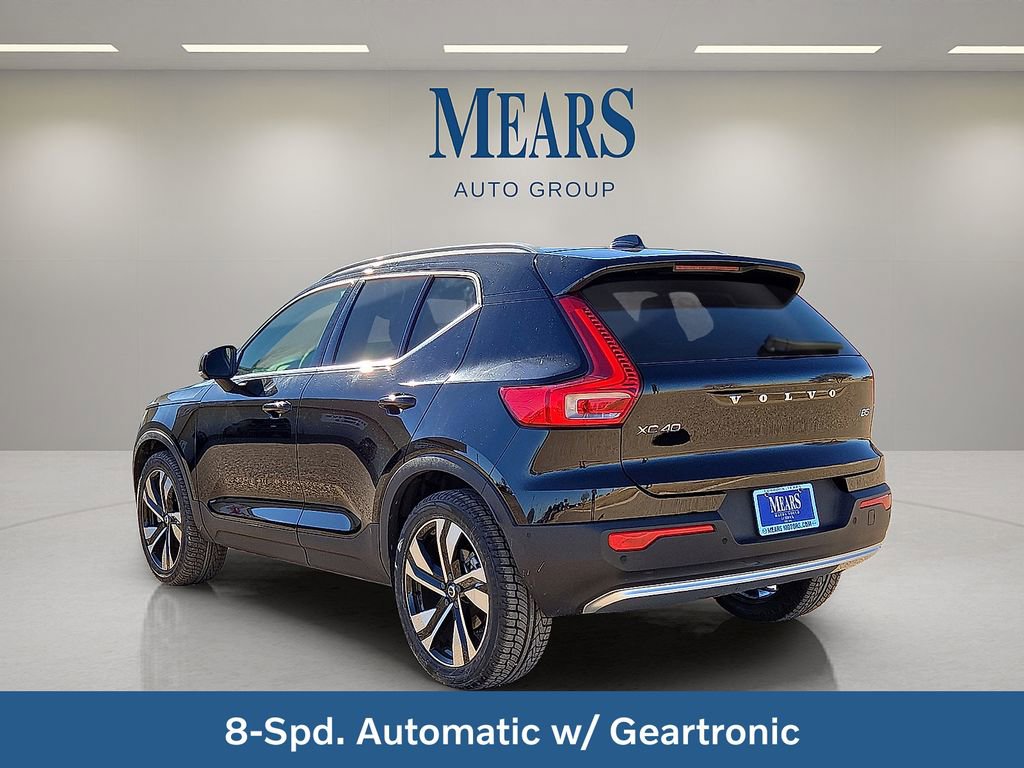 Certified 2023 Volvo XC40 B5 Plus w/ Driver Assist Package image 5