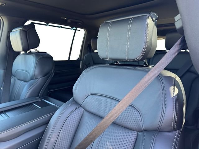 New 2026 Jeep Grand Wagoneer Summit w/ Premium Group III AWD/4WD image 13