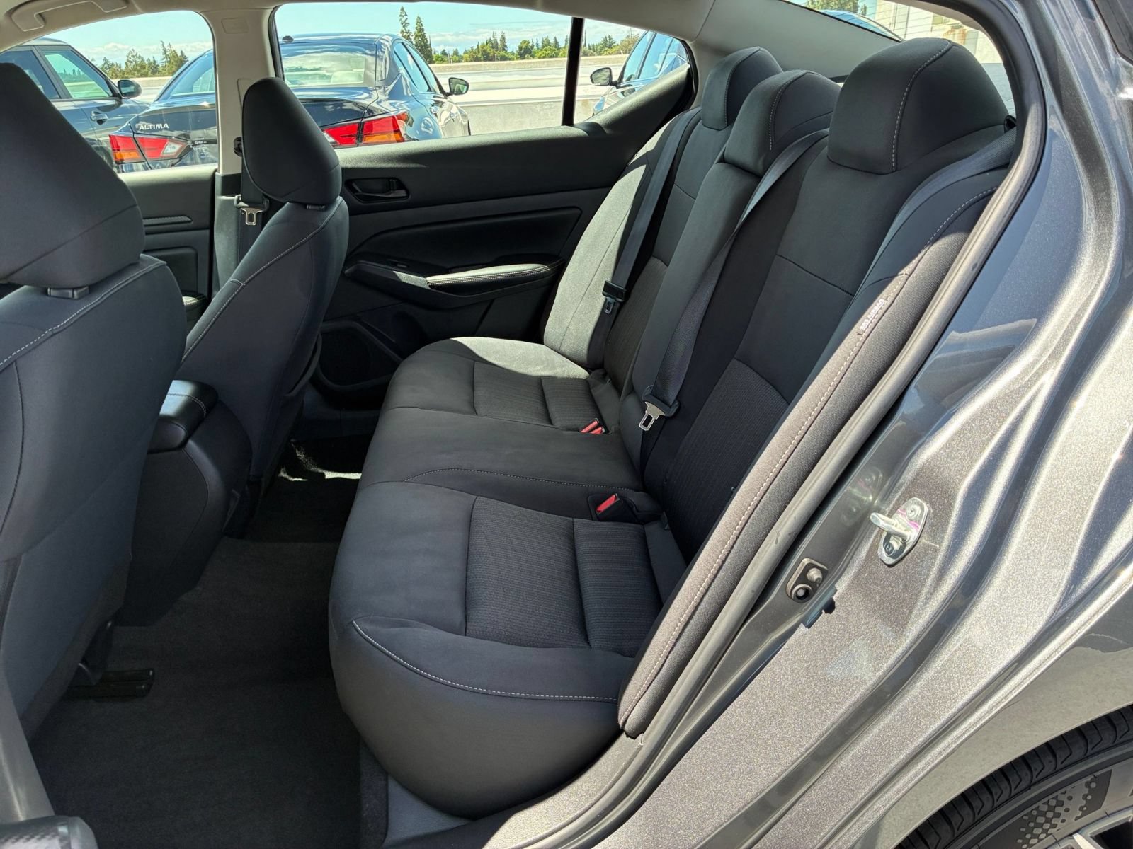 Used 2025 Nissan Altima 2.5 SV FWD image 25
