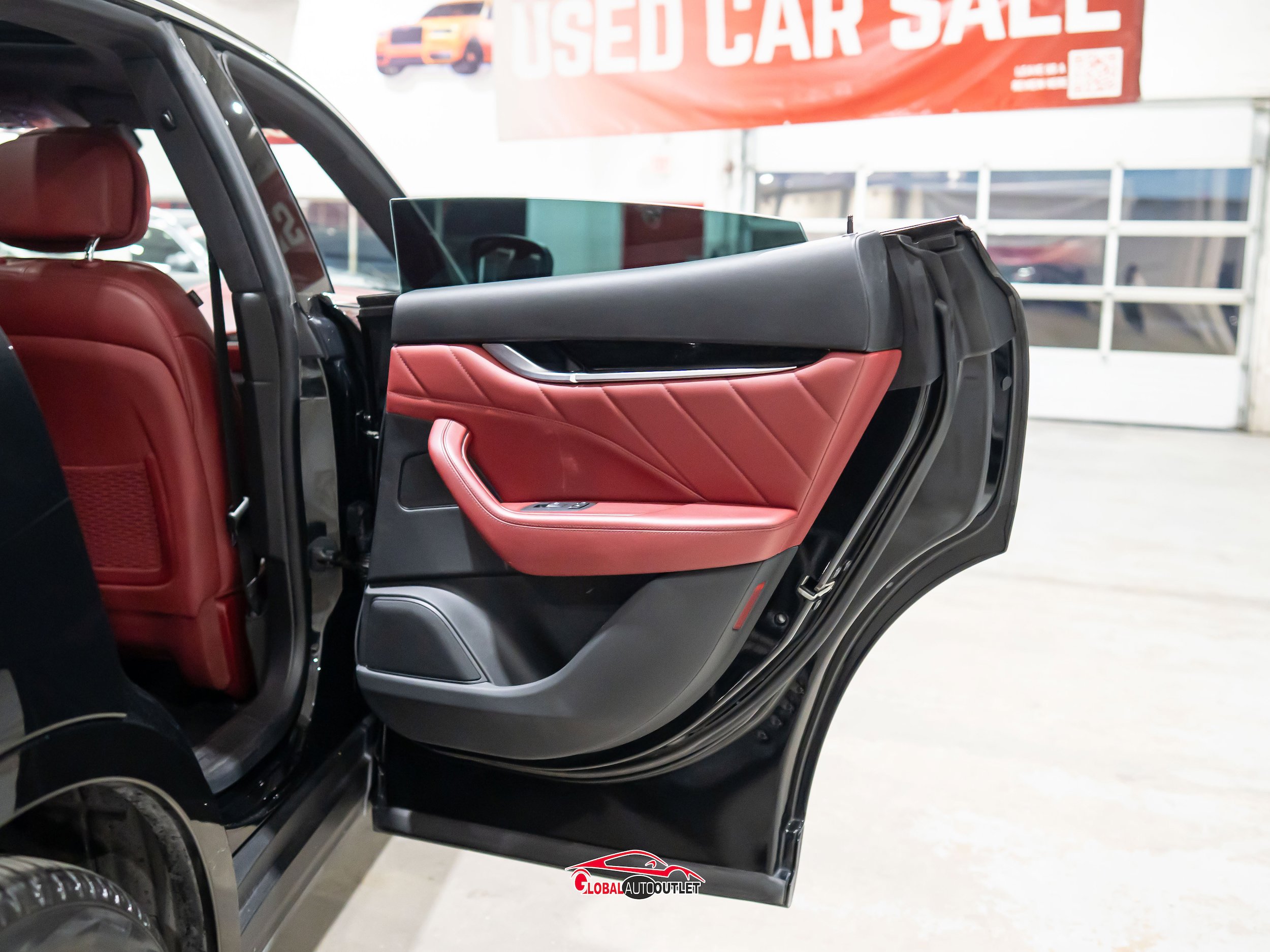 Used 2021 Maserati Levante S AWD/4WD image 43