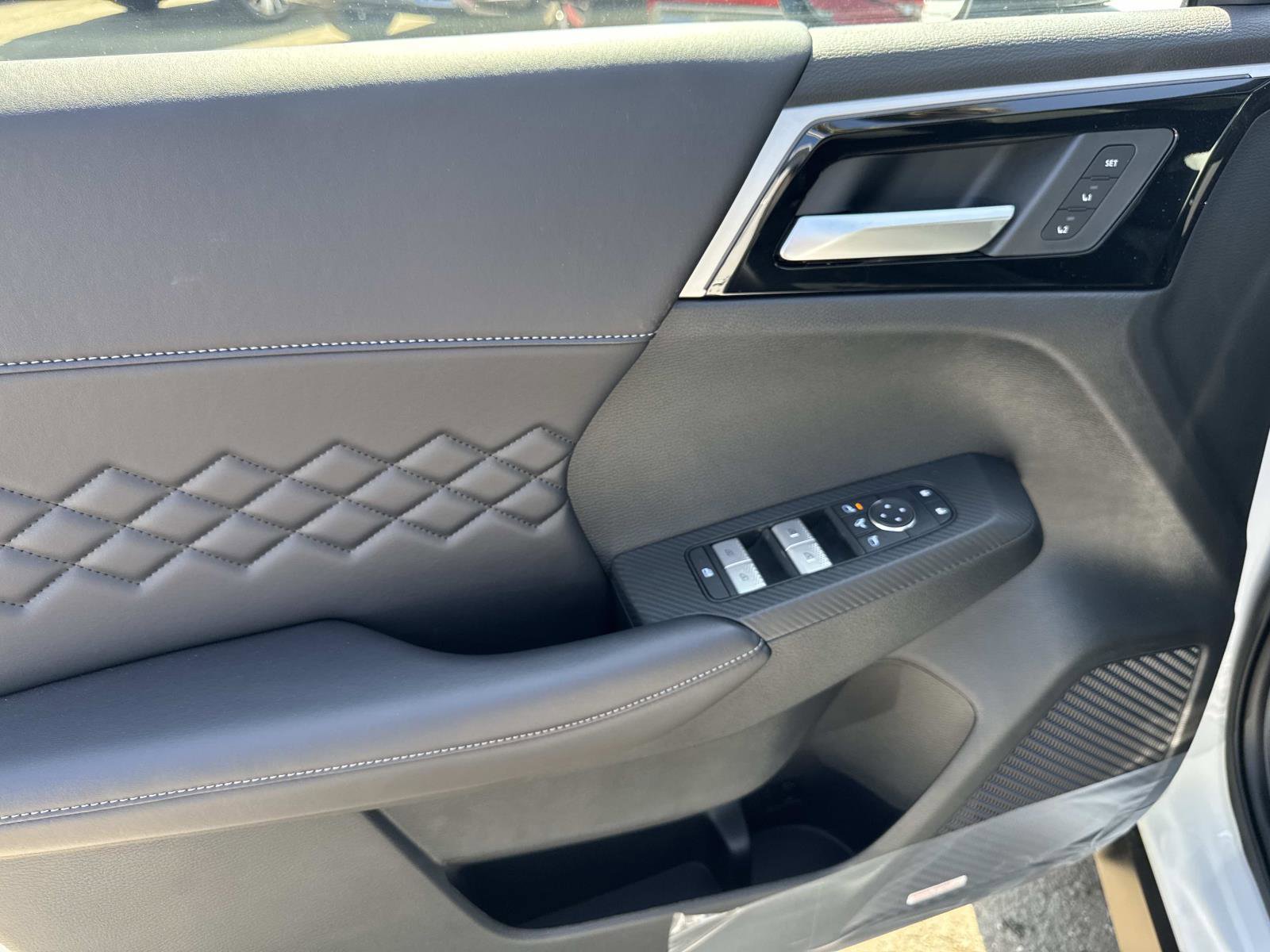 New 2025 Mitsubishi Outlander SEL image 14