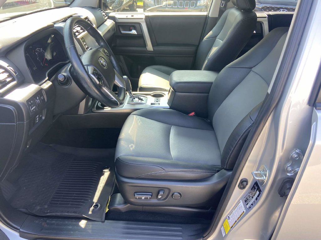 Used 2023 Toyota 4Runner SR5 Premium w/ Moonroof Package RWD image 18
