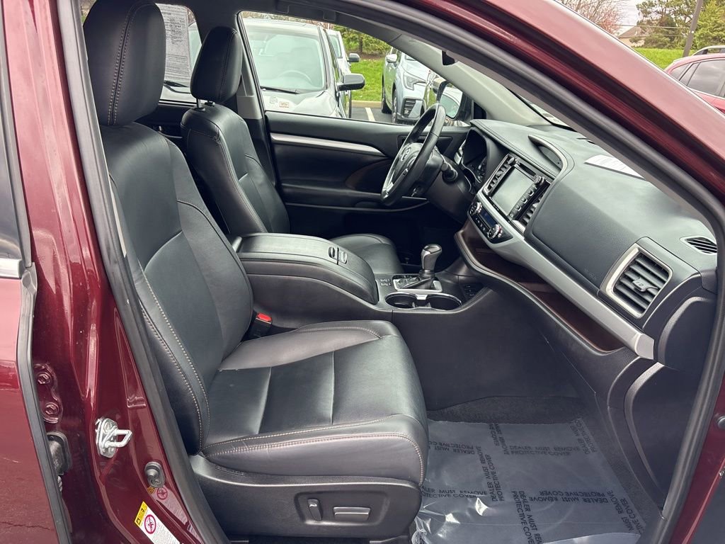 Used 2019 Toyota Highlander XLE image 10