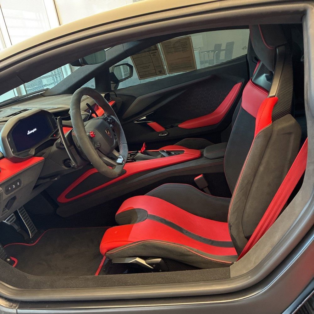Used 2024 Lamborghini Revuelto AWD/4WD image 9
