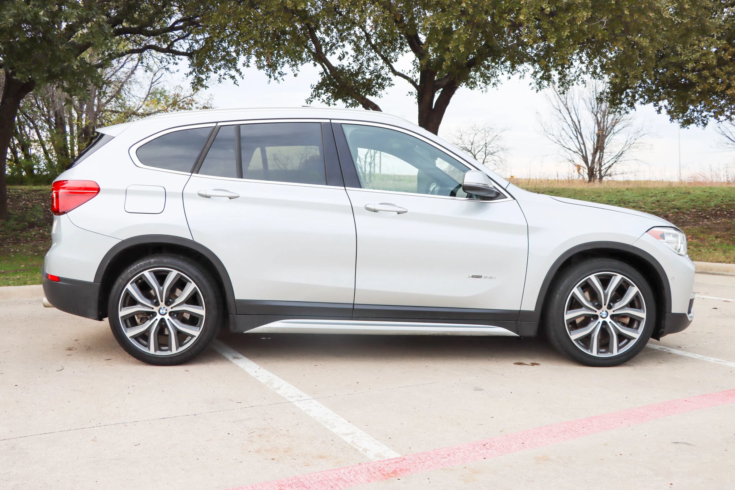 Used 2017 BMW X1 xDrive28i AWD/4WD image 7